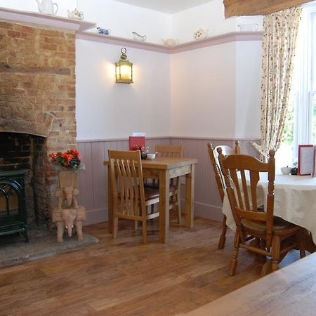Old Riverview Guest House Earith Exteriér fotografie